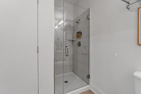 Chic 1-bed In Vibrant Optimist Park 1 Bedroom Apts by RedAwning