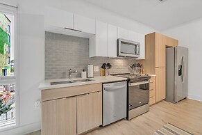 Chic 1-bed In Vibrant Optimist Park 1 Bedroom Apts by RedAwning