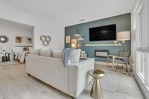 Chic 1-bed In Vibrant Optimist Park 1 Bedroom Apts by RedAwning