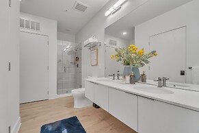 Chic 1-bed In Vibrant Optimist Park 1 Bedroom Apts by RedAwning