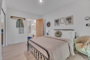 Chic 1-bed In Vibrant Optimist Park 1 Bedroom Apts by RedAwning