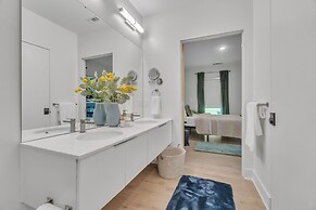 Chic 1-bed In Vibrant Optimist Park 1 Bedroom Apts by RedAwning