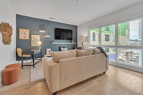 Chic 1-bed In Vibrant Optimist Park 1 Bedroom Apts by RedAwning