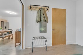 Chic 1-bed In Vibrant Optimist Park 1 Bedroom Apts by RedAwning