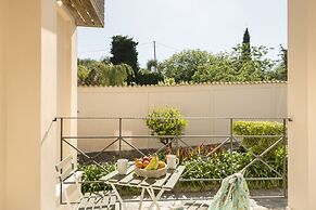 Dimi Brou's Apartments by CorfuEscapes