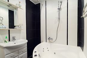 Cozy apartment on Independence Avenue