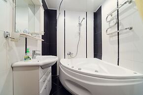 Cozy apartment on Independence Avenue