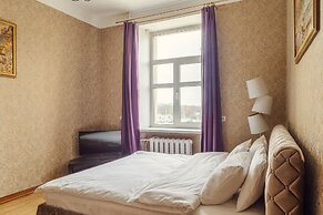 Cozy apartment on Independence Avenue