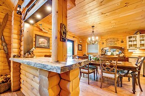 Spacious Packwood Cabin w/ Hot Tub - Near River