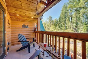 Spacious Packwood Cabin w/ Hot Tub - Near River