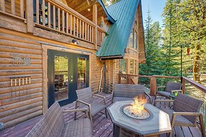 Spacious Packwood Cabin w/ Hot Tub - Near River