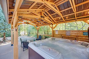 Spacious Packwood Cabin w/ Hot Tub - Near River