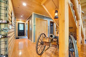 Spacious Packwood Cabin w/ Hot Tub - Near River