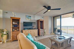 Clearwater Beachfront Condo w/ Heated Pool Access!