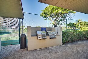 Clearwater Beachfront Condo w/ Heated Pool Access!