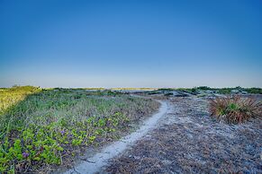 Clearwater Beachfront Condo w/ Heated Pool Access!