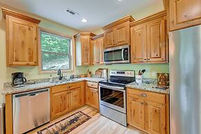 Bright Bryson City Cabin w/ Fire Pit & Hot Tubs!