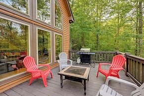 Bright Bryson City Cabin w/ Fire Pit & Hot Tubs!