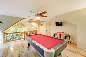 Bright Bryson City Cabin w/ Fire Pit & Hot Tubs!
