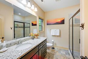 Bright Bryson City Cabin w/ Fire Pit & Hot Tubs!