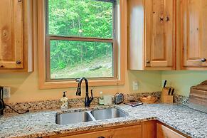 Bright Bryson City Cabin w/ Fire Pit & Hot Tubs!