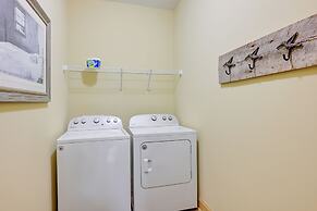 Bright Bryson City Cabin w/ Fire Pit & Hot Tubs!