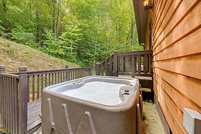 Bright Bryson City Cabin w/ Fire Pit & Hot Tubs!