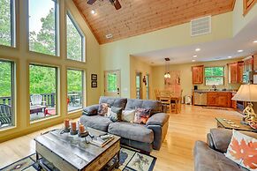 Bright Bryson City Cabin w/ Fire Pit & Hot Tubs!