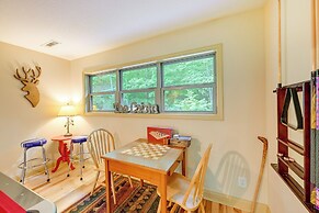 Bright Bryson City Cabin w/ Fire Pit & Hot Tubs!