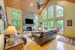 Bright Bryson City Cabin w/ Fire Pit & Hot Tubs!