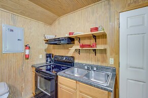 Briceville Cabin w/ River Access & Mountain Views!