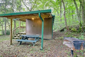 Briceville Cabin w/ River Access & Mountain Views!