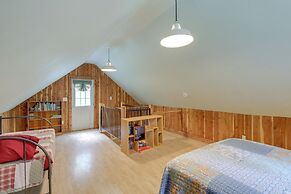 Riverfront Briceville Cabin w/ Patio & Fire Pit!