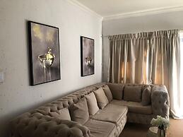 Inviting 3-bed Apartment in Edenvale