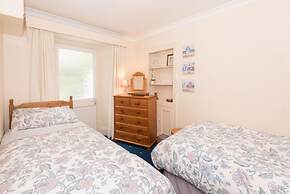 Harbourside Apartment in the Centre of Looe