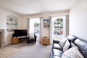 Harbourside Apartment in the Centre of Looe