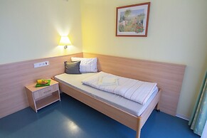 Green Night Hotel