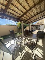 Sobrado - Px JK 5 quartos e 3 suites