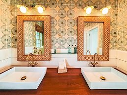 The Rock House Hotel