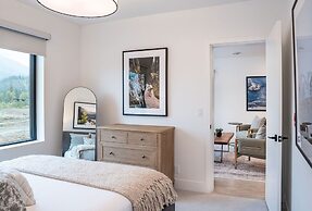 Farwell's Spike by Revelstoke Vacations