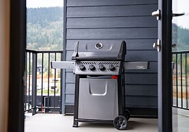 Farwell's Spike by Revelstoke Vacations