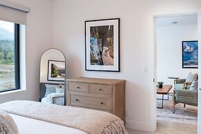 Farwell's Spike by Revelstoke Vacations