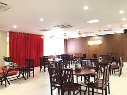 KHACH SAN HUNG VUONG