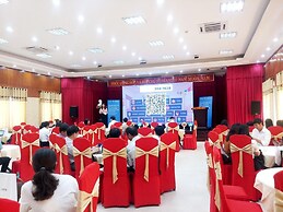 KHACH SAN HUNG VUONG