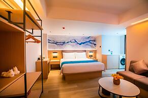 NAIVE L Executive Apartments Coast City