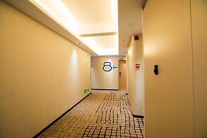 NAIVE L Executive Apartments Coast City