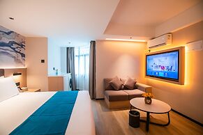 NAIVE L Executive Apartments Coast City