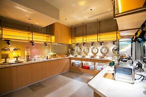 NAIVE L Executive Apartments Coast City