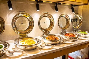 NAIVE L Executive Apartments Coast City