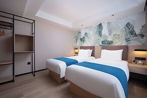 NAIVE L Executive Apartments Coast City